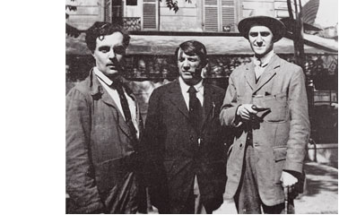 Modigliani, Picasso and André Salmon in front of the Café de la Rotonde